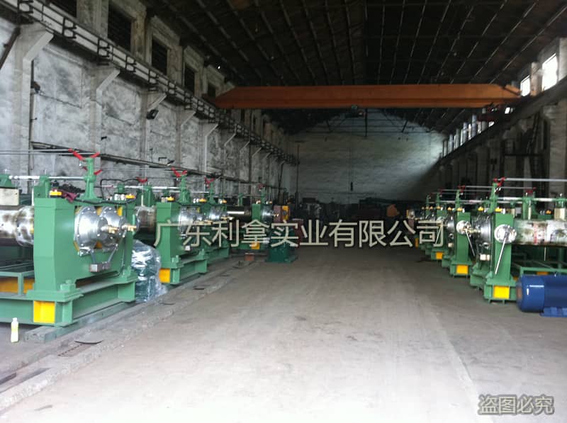 開煉機(jī)倉庫